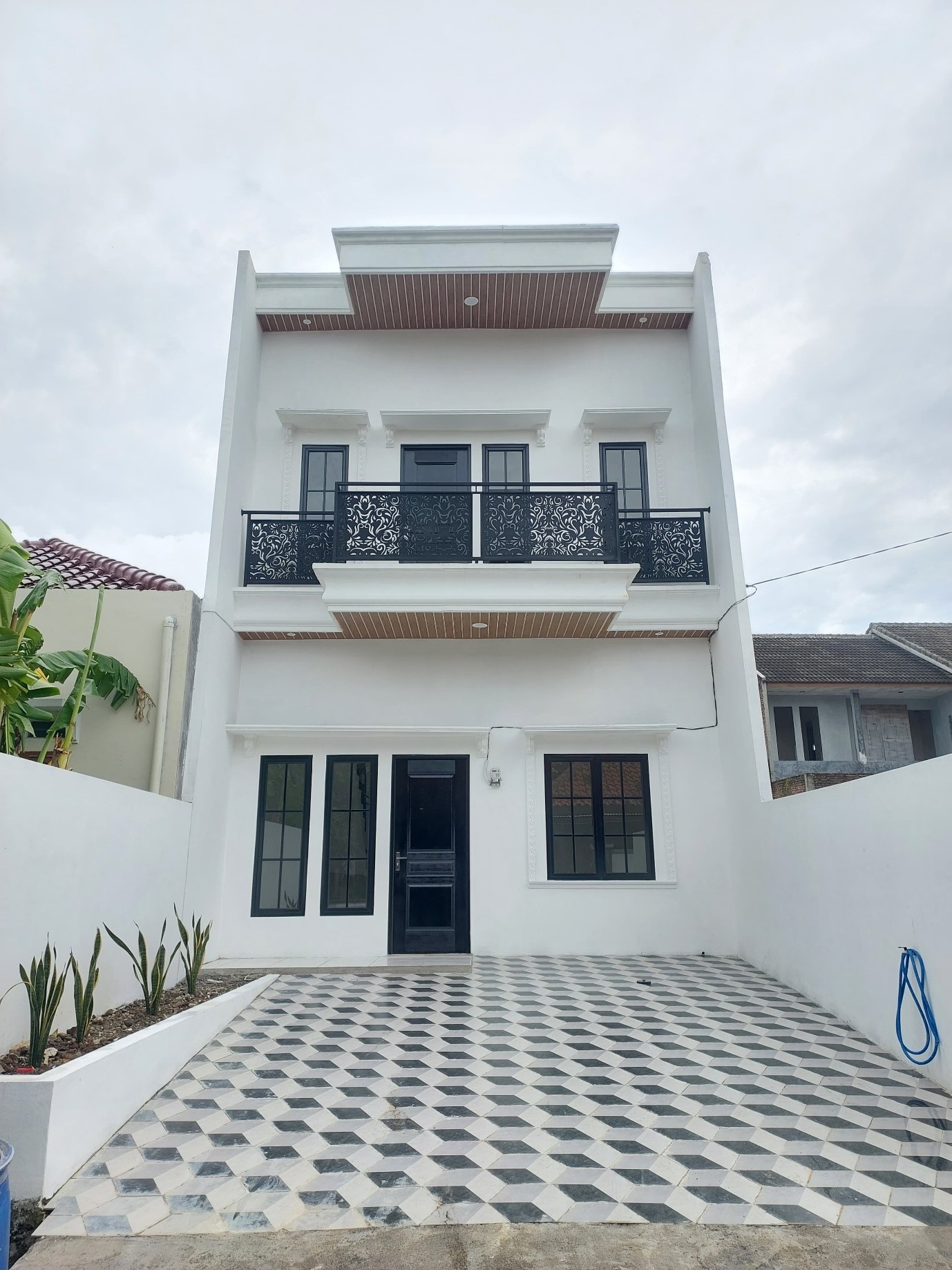 Pembangunan Pusat Perbelanjaan - Surabaya